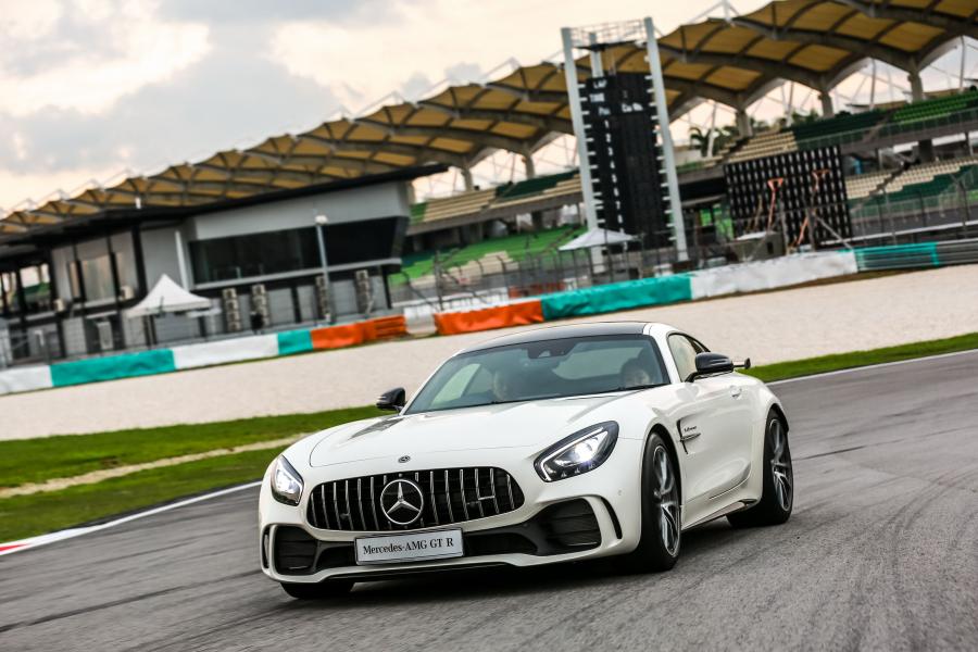  Mercedes-AMG GT R (C190) 2017 года  (MY) (фото 3 из 25)
